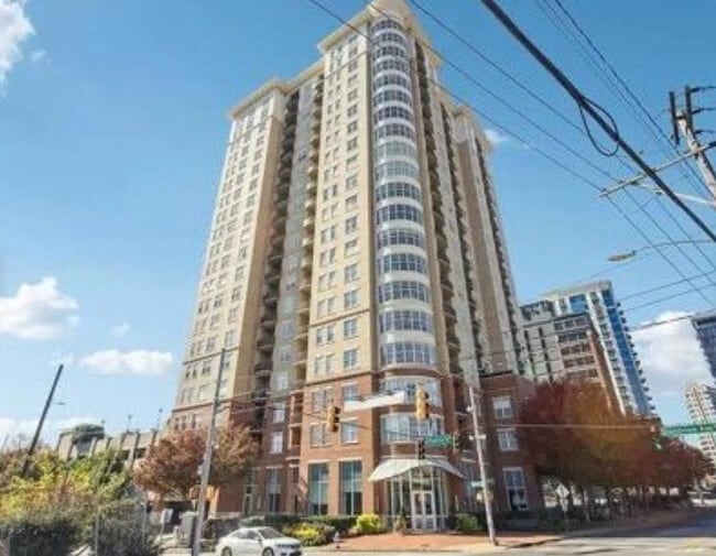 Building Photo - 325 E Paces Ferry Rd NE