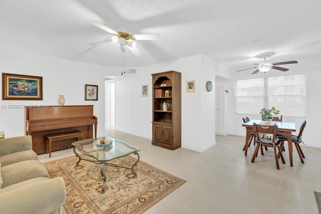 Foto del edificio - 130 Brighton Dr