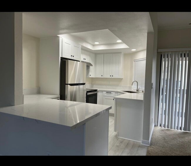 Building Photo - 5750 Friars Rd
