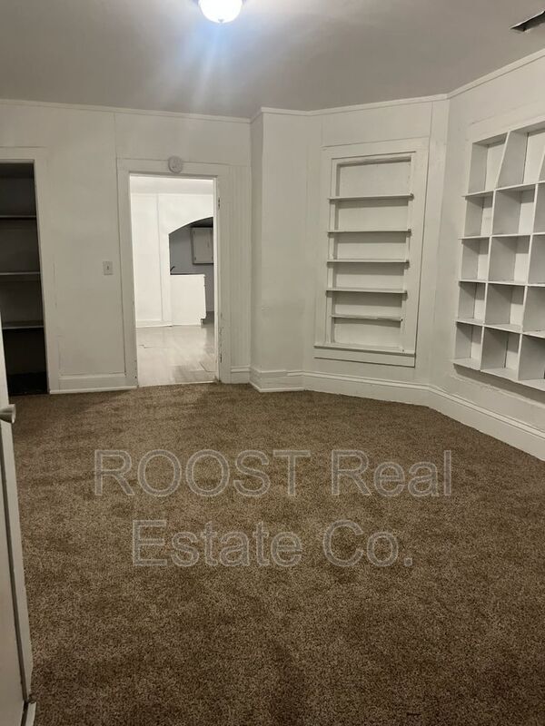 Building Photo - 1111 1/2-262 Selma Rd