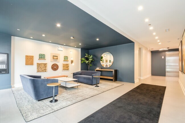 Foto del edificio - 1701 W Webster Ave