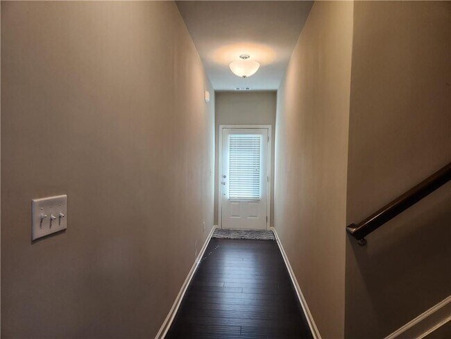 Foto del edificio - 3090 Cedar Glade Ln NE