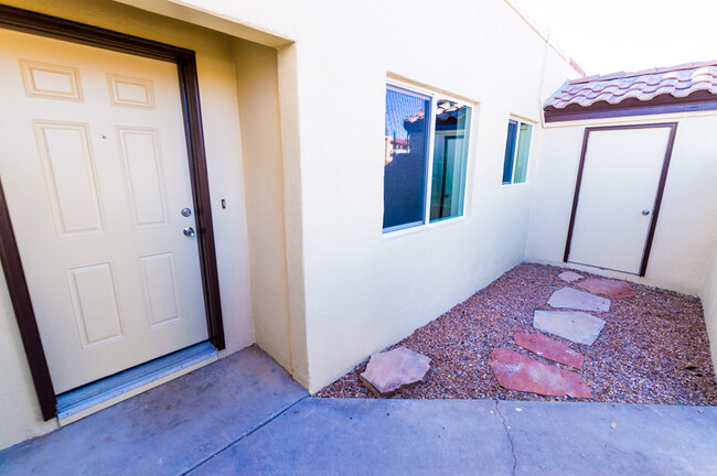 Storage Closet - 1448 E Carmelita Dr