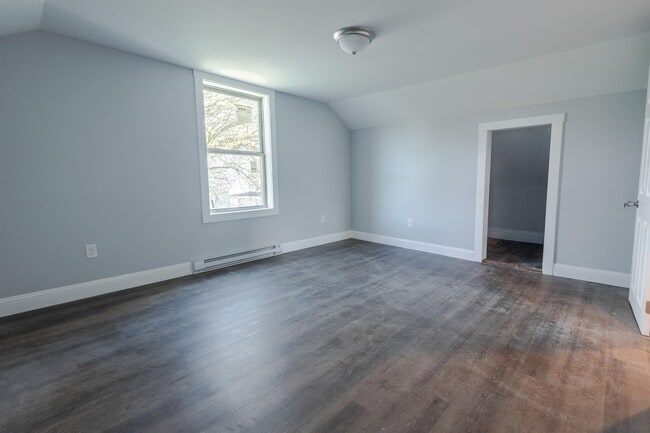 Building Photo - 129 Jackson St