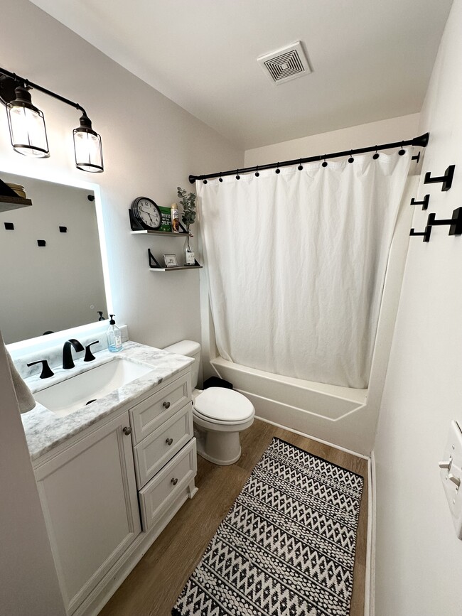 Foto del edificio - 4233 Sequoia Ct
