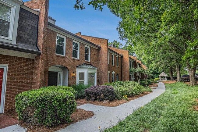 Foto del edificio - 4103 Ashford Green Dr