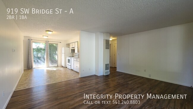 Foto del edificio - 919 SW Bridge St