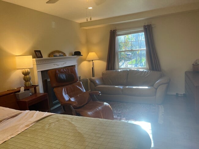 Foto del edificio - 6807 Buttermere Ln