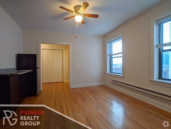 Building Photo - 618 W Patterson Ave