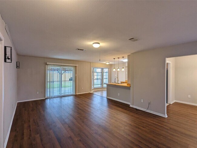 Building Photo - 8410 Rinn St