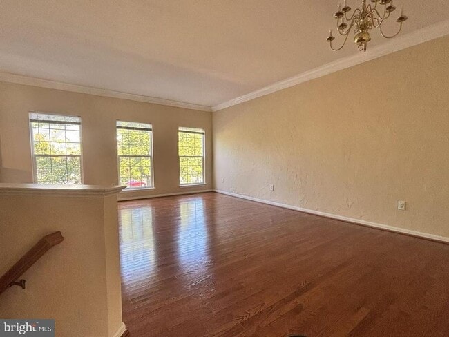 Foto del edificio - 6635 Creek Point Way