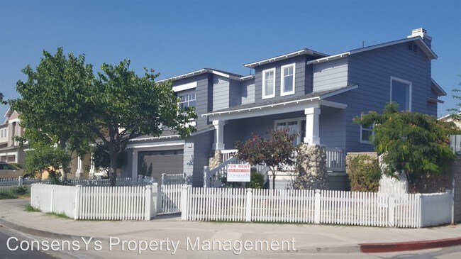 Building Photo - 232 S Gardenia St