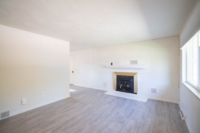 Foto del edificio - 4 Bedroom 2 Bathroom Home in Longmont