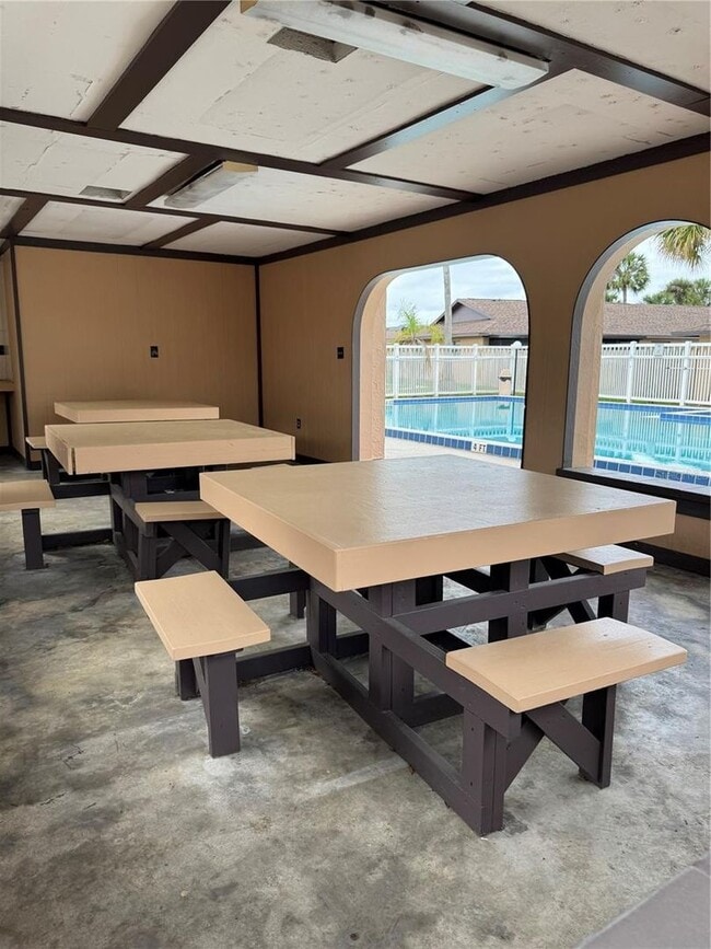 Building Photo - 2219 Caribbean Dr S