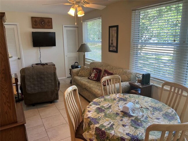 Building Photo - 2071 Australia Way W