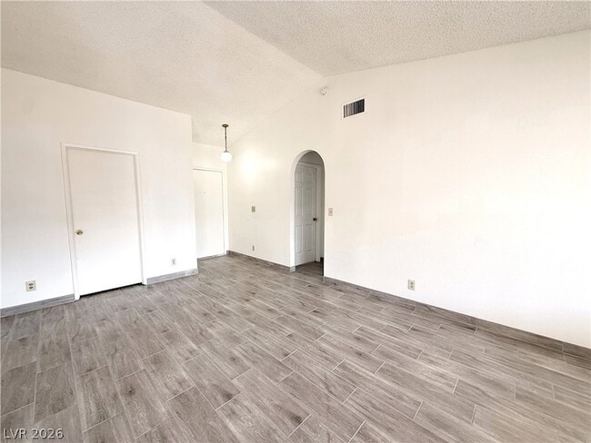 Building Photo - 5625 Ballinger Dr