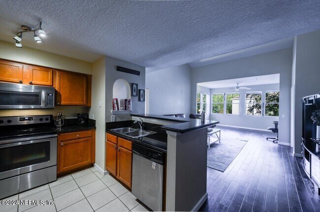 Foto del edificio - 8550 Touchton Road Unit 1327