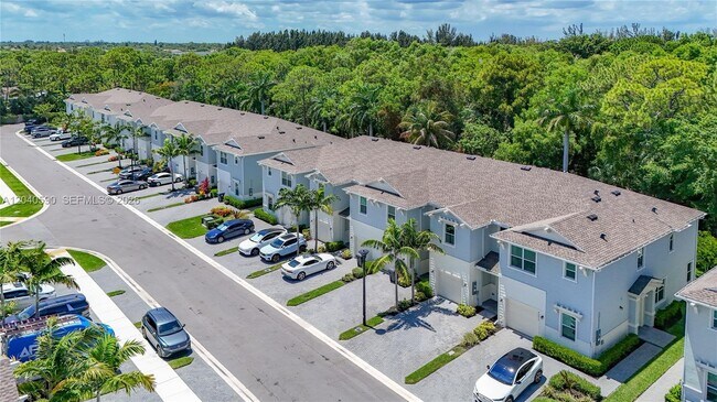 Foto del edificio - 4607 Hollister Ave