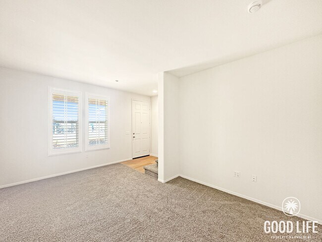 Foto del edificio - 3-Level 3BR Otay Ranch Home | 1,602 Sq Ft with Garage, Balcony & Gated Community