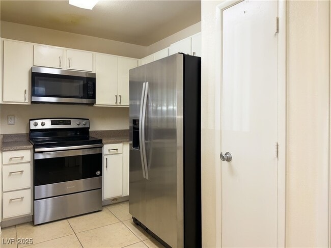 Building Photo - 2300 E Silverado Ranch Blvd