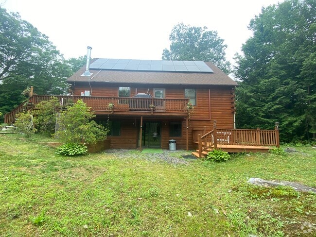 Building Photo - 2233 Middle Rd