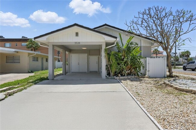 Building Photo - 3528 Casablanca Ave