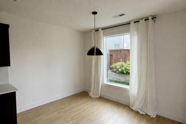 Foto del edificio - 825 NW 175th Wy