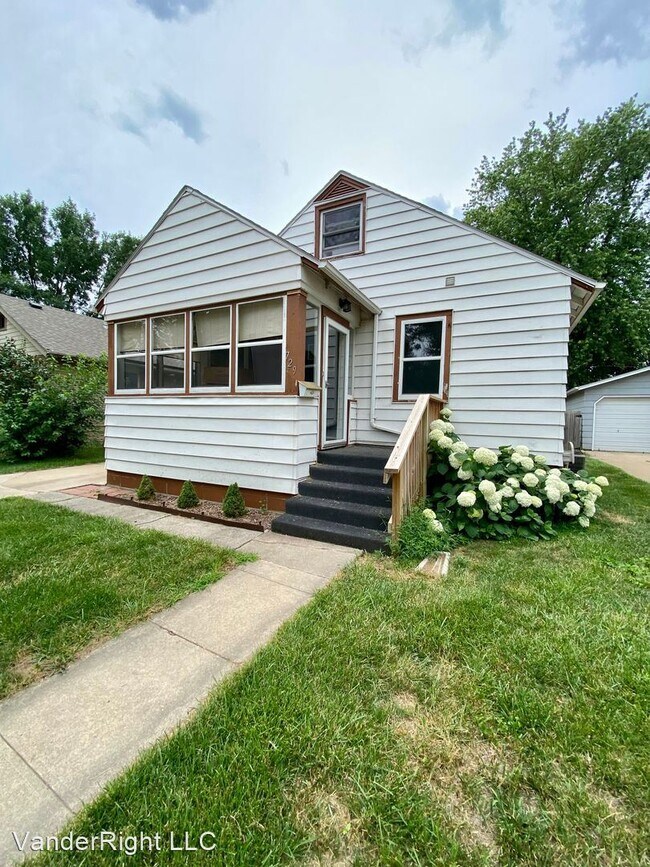 Foto del edificio - 3 br, 2 bath House - 729 S West Ave