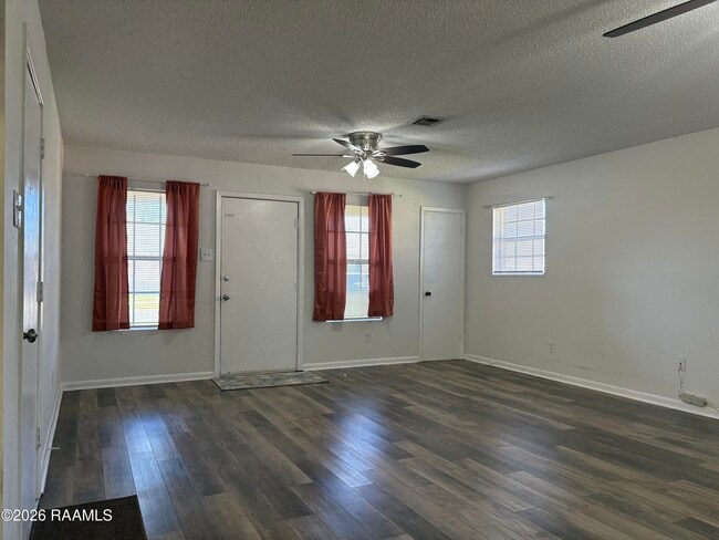 Building Photo - 205 Brookwood Cir