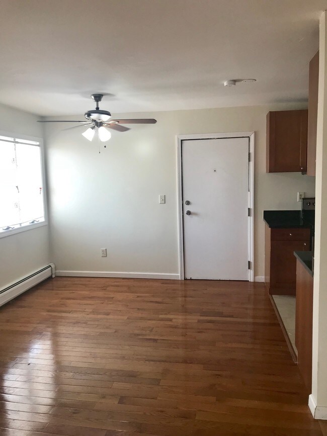 42 Dean Pl Unit A108 Bridgeport Ct 06610 Apartment For Rent In Building Photo 42 Dean Pl