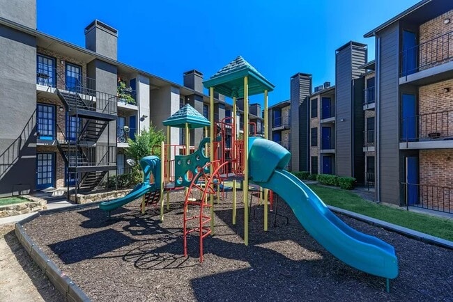 Building Photo - Sedona Ridge