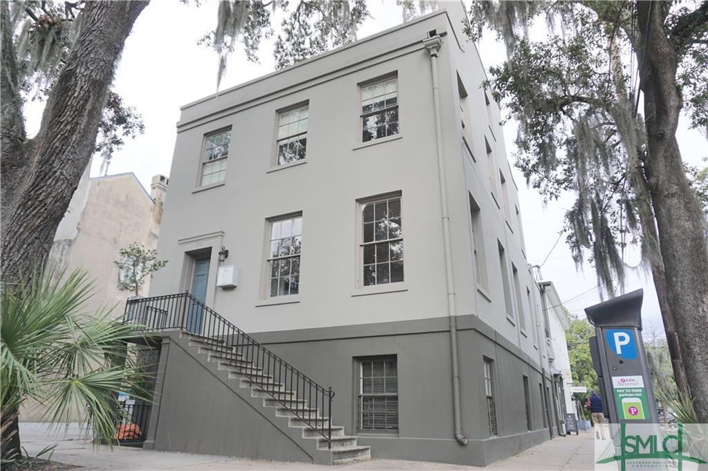 Primary Photo - 124 E Jones St