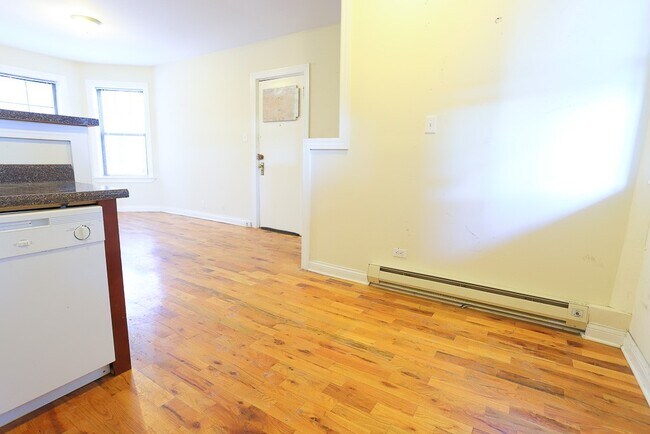 Foto del edificio - 4418 N Wolcott Ave