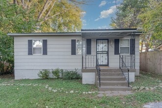 Building Photo - 341 Valeria St