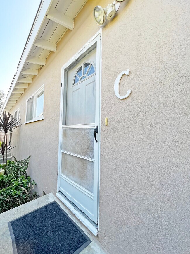 Foto del edificio - 1426 Manhattan Beach Blvd