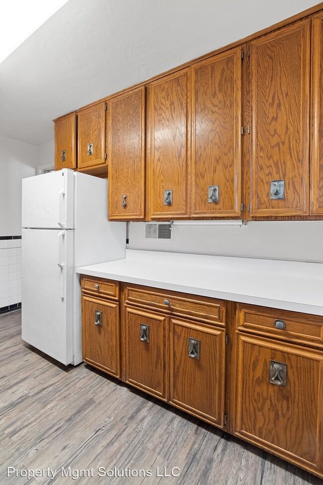 Building Photo - 2 br, 1 bath House - 5650 Lucas Hunt Rd.