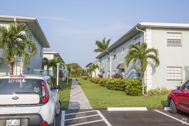 Palms at Waters Edge Apartments North Fort Myers, FL