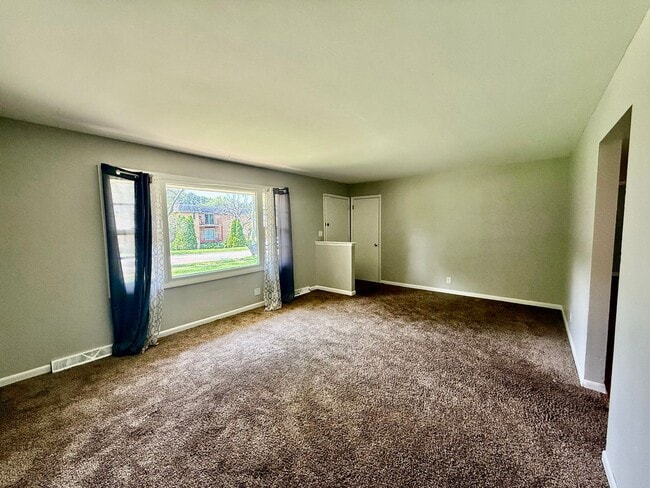 Building Photo - 209 Flintridge Dr