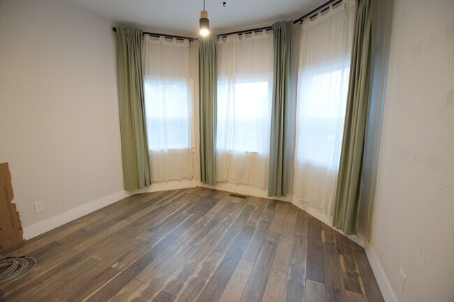 Foto del edificio - Stylish Oakland Retreat – 3BR, 2BA + Huge ...