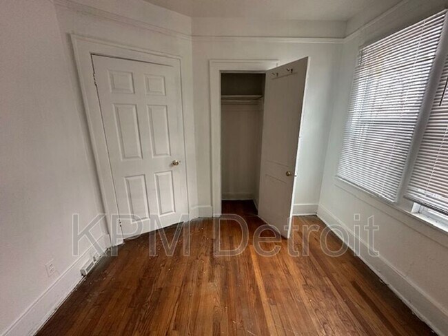 Foto del edificio - 9919 Woodside St