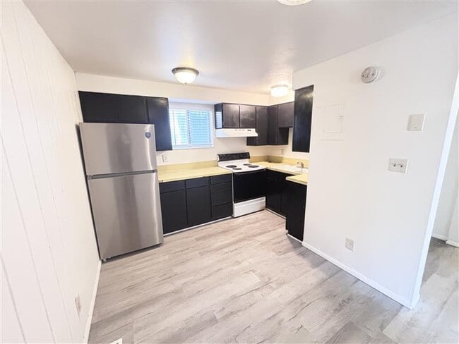 Building Photo - 325 W 100 S