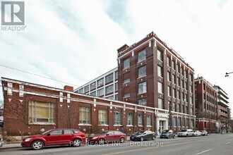 Building Photo - 245-245 Carlaw Ave