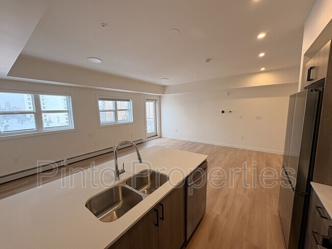 Photo du bâtiment - 8615-8108 108 St NW