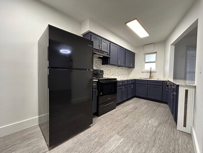 Foto del edificio - 1010 S Wayside Dr