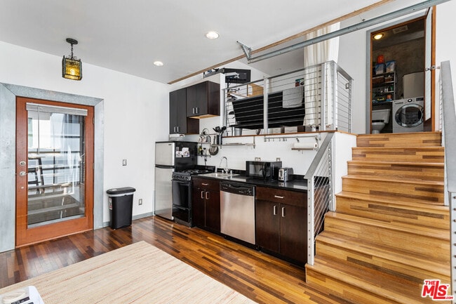 Building Photo - 24 Westminster Ave