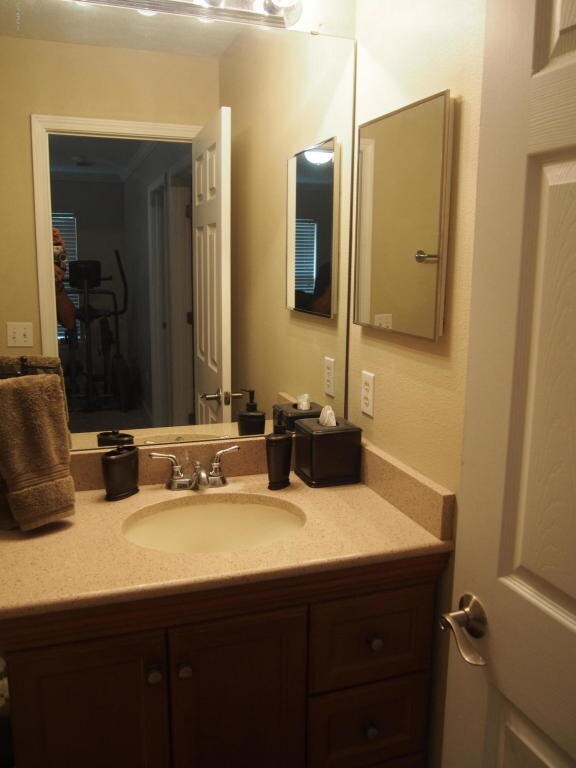 Bathroom Lighting Jacksonville Fl 6700 bowden rd jacksonville, fl 32216 rentals - jacksonville, fl Bathroom Lighting Jacksonville Fl 6700 bowden rd jacksonville, fl 32216 rentals - jacksonville, fl