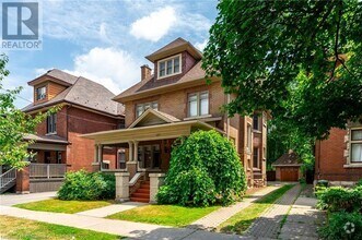 Building Photo - 137 Sherman Ave S