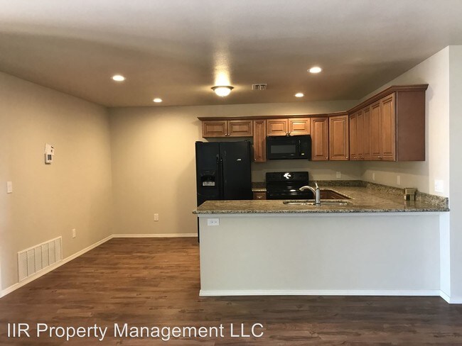 Foto del edificio - 3213-3229 N Richardson Ave