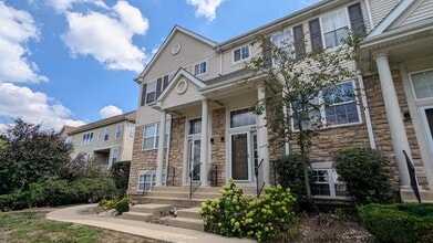 Building Photo - 852 S Insignia Ct