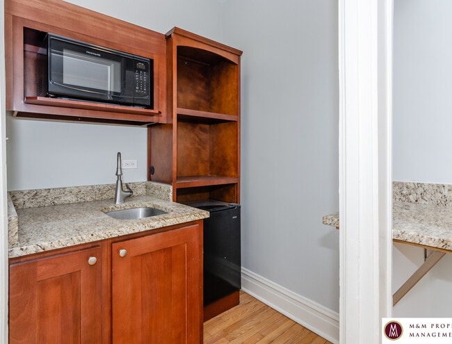 Building Photo - 1000 - 1010 North Blvd